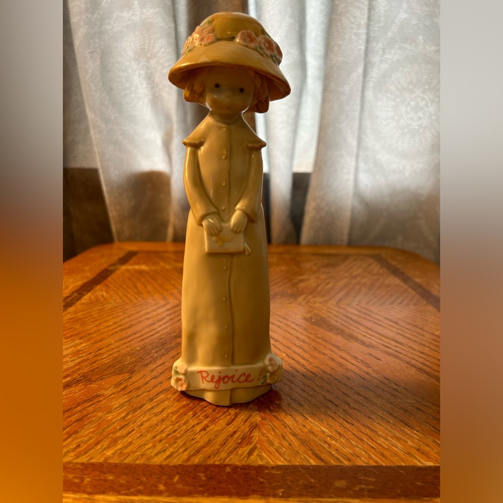 Vintage 1989 Raecath Enesco Kinka Woman with Bible “Rejoice”